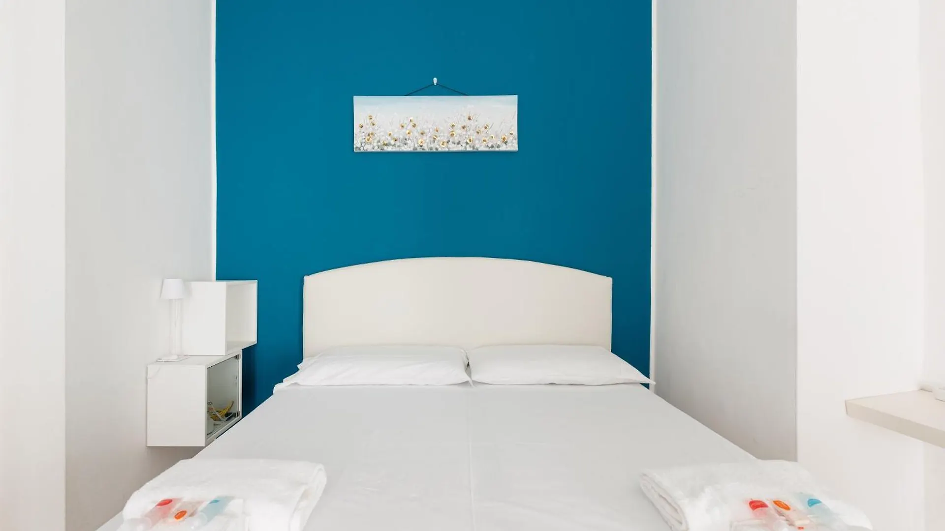 Lorenteggio-Piazza Frattini Balcony Apartment Милан